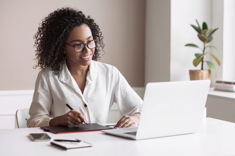 business woman looking at computer-1